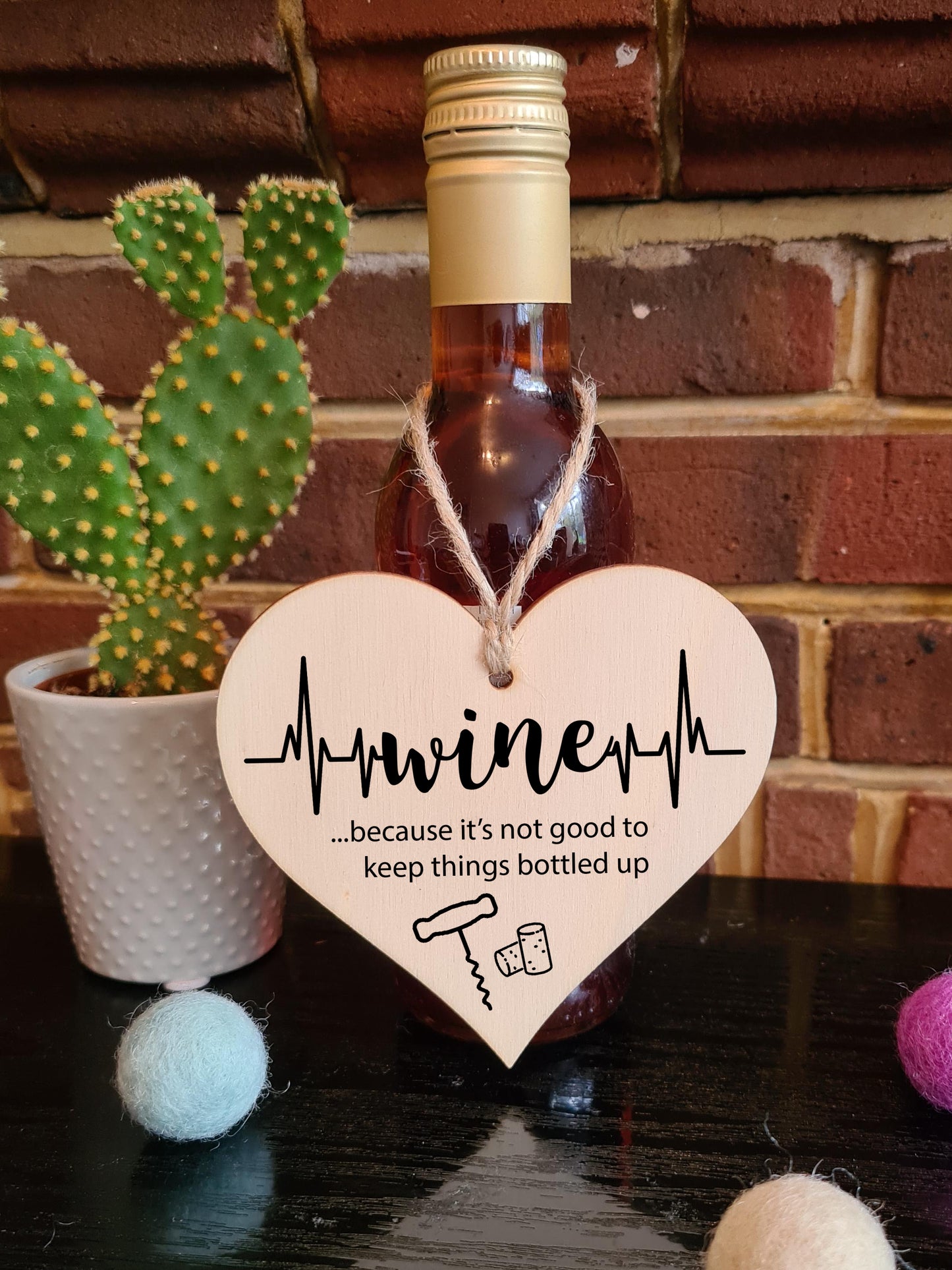 Handmade Wooden Hanging Heart Plaque Gift Wine Bottled Up Funny Novelty Friendship Card Alternative Wall Hanger Bottle Decoration