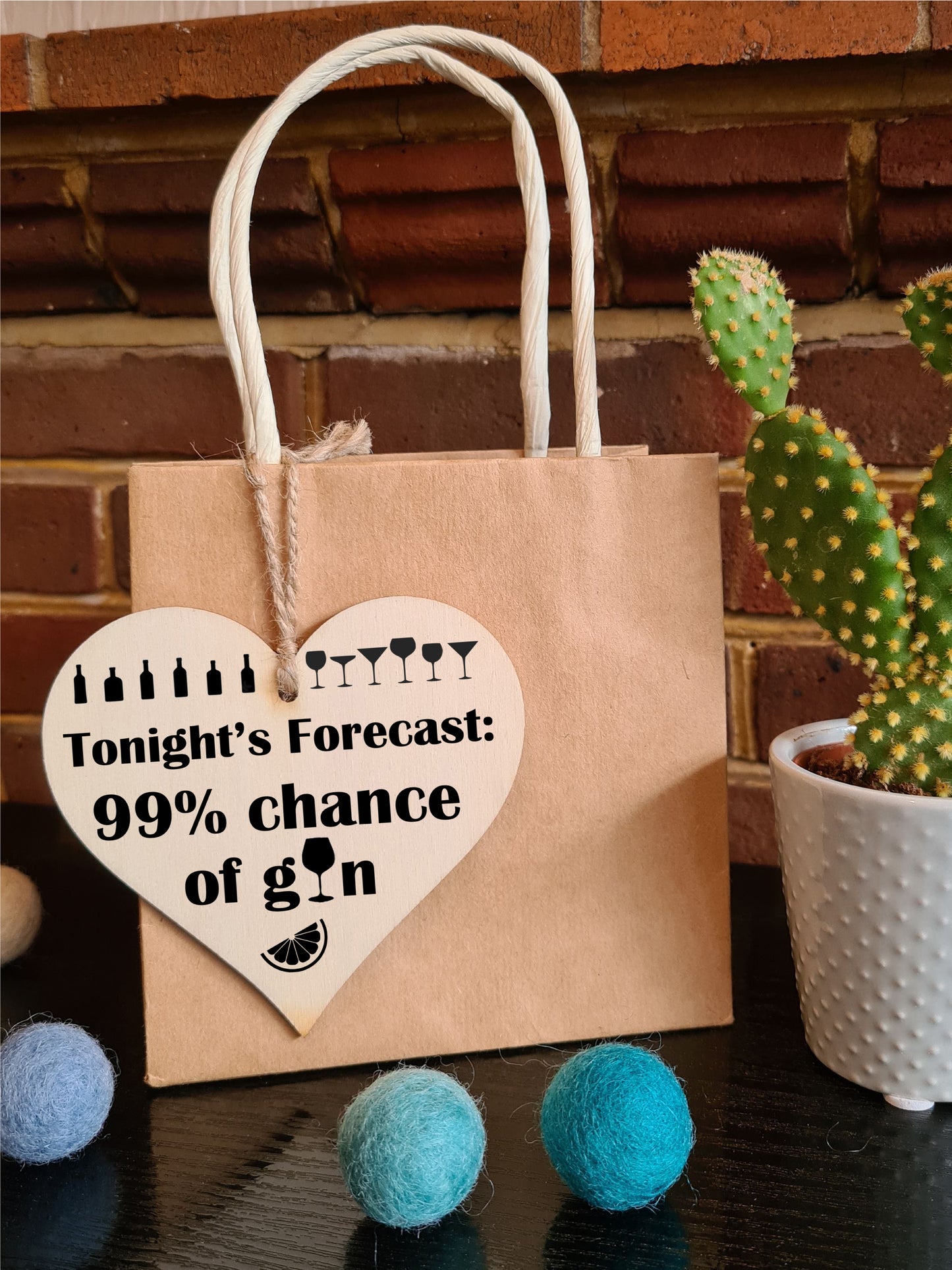 Tonight's Forecast Chance of Gin Funny Novelty Hanging Heart Wooden Decoration Gift Card Alternative Gin Lovers