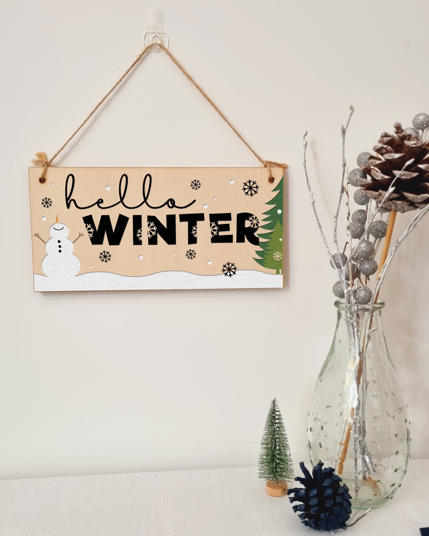 hello winter Decorative Christmas Sign Seasonal Snowy Scene Handmade Wooden Hanging Wall Plaque Gift