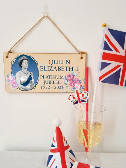 Handmade Wooden Hanging Wall Plaque Celebrate 70 Years Queen's Platinum Jubilee 2022 Coronation Decorative Memorabilia Street Party