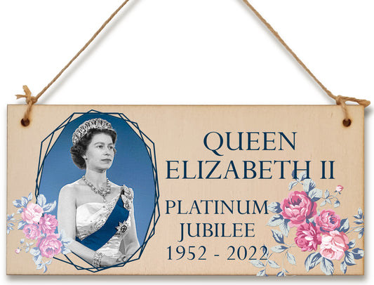 Handmade Wooden Hanging Wall Plaque Celebrate 70 Years Queen's Platinum Jubilee 2022 Coronation Decorative Memorabilia Street Party