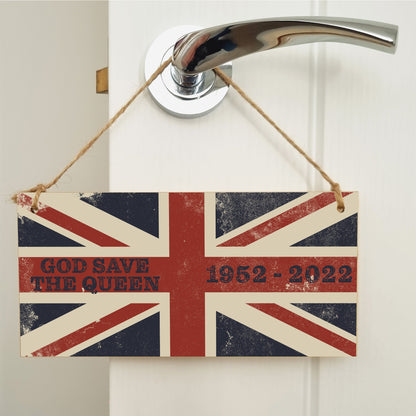 Handmade Wooden Hanging Wall Plaque Celebrate 70 Years Queen's Platinum Jubilee 2022 God Save The Queen Decorative Memorabilia Street Party