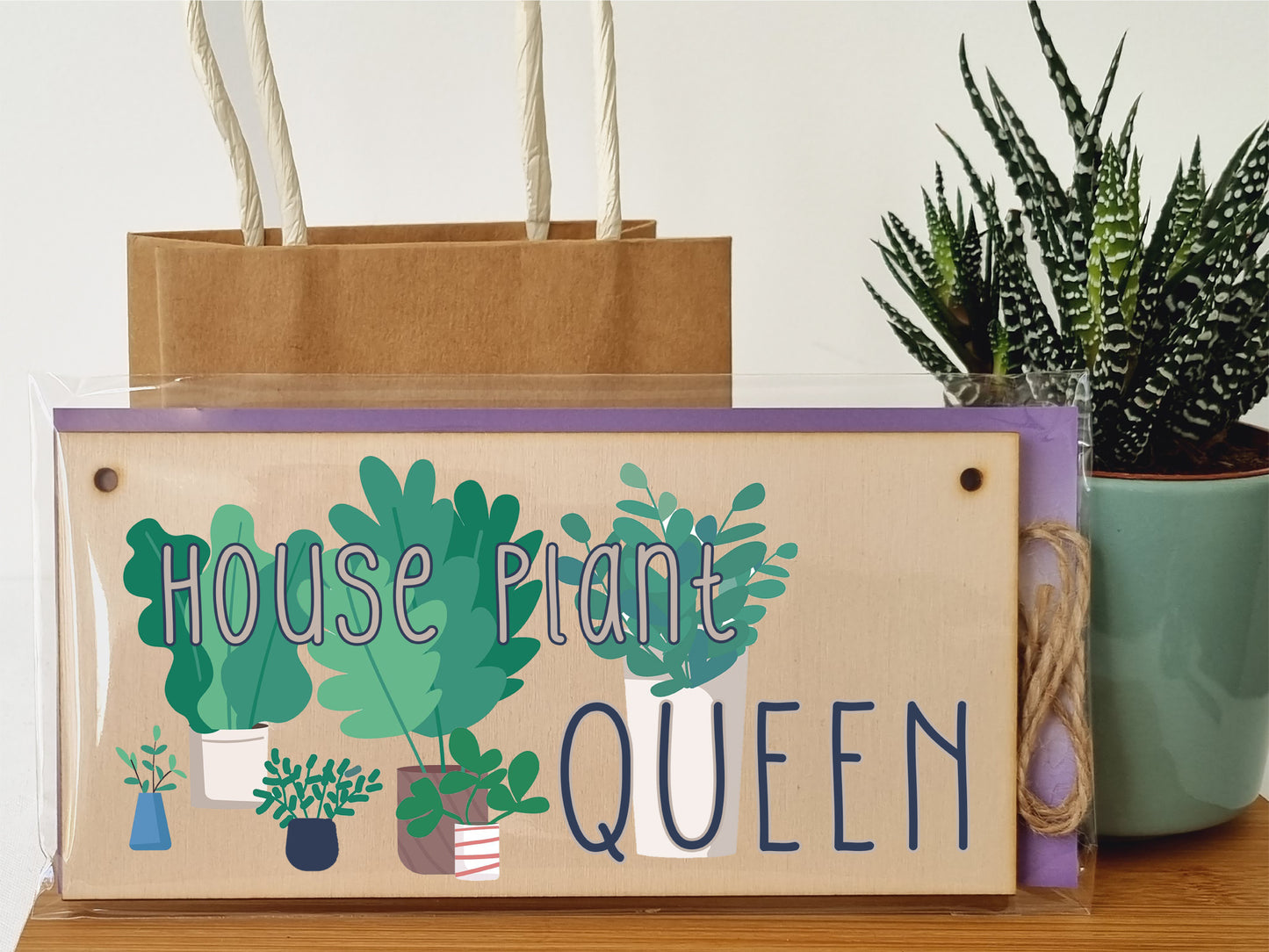 Handmade Wooden Hanging Wall Plaque House Plant Queen Funny House Plant Decorative Sign Friendship Mum Sister Gift