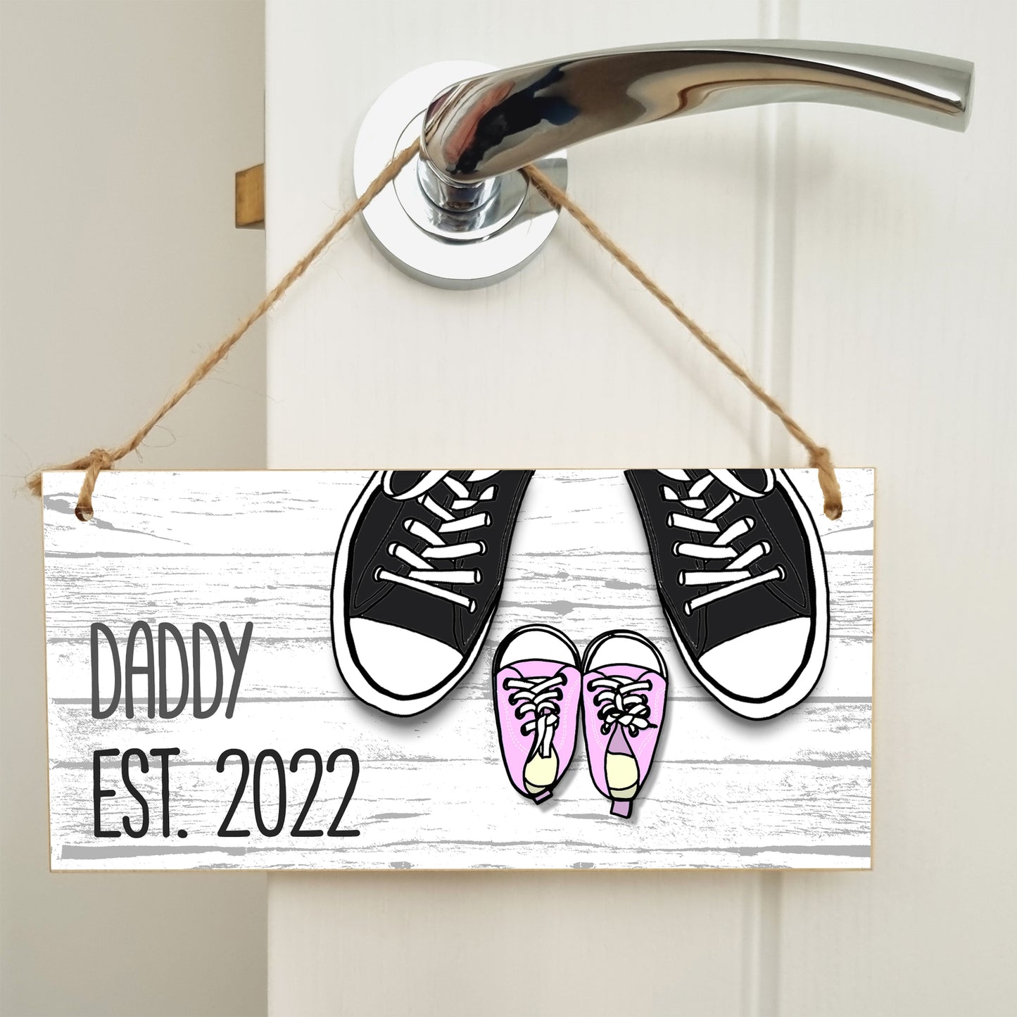 Handmade Wooden Hanging Wall Plaque Daddy Est 2022 Novelty Cute Sign New Dad from Baby 1st Father's Day Gift