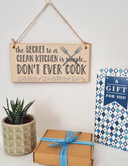 Secret to a clean kitchen Don't Cook Funny Novelty Handmade Wooden Plaque Kitchen Baking Hanging Sign Home Décor